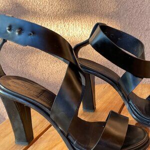 Woman by Common Project Sandals (Size 7)
